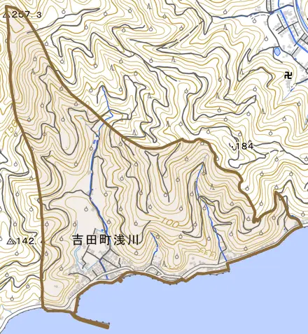 吉田町浅川とその周辺の地図。町の範囲を重ねている