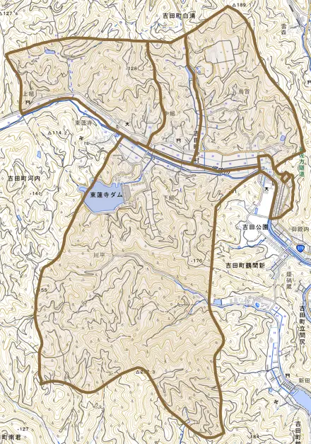 吉田町沖村とその周辺の地図。町の範囲を重ねている