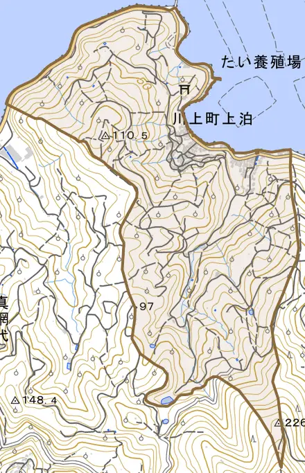 川上町上泊とその周辺の地図。町の範囲を重ねている