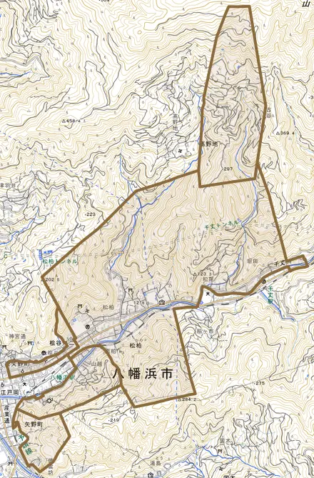松柏とその周辺の地図。町の範囲を重ねている