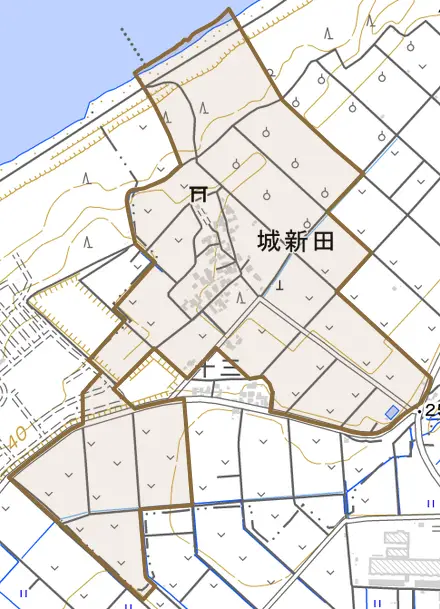 城新田とその周辺の地図。町の範囲を重ねている