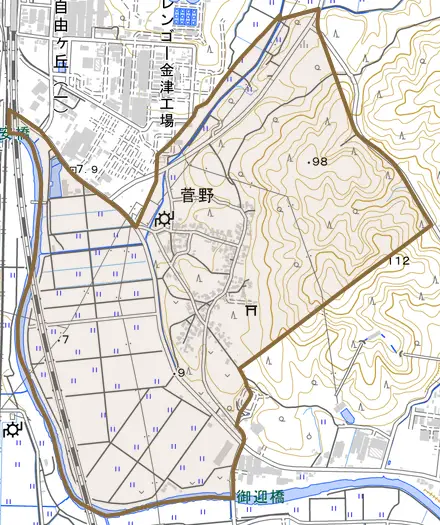 菅野とその周辺の地図。町の範囲を重ねている