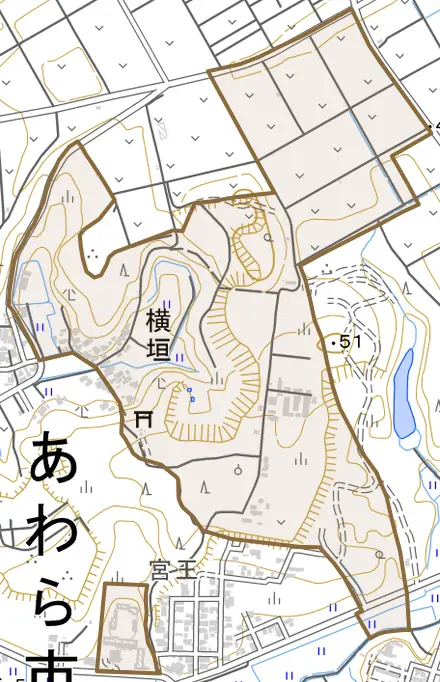 横垣とその周辺の地図。町の範囲を重ねている