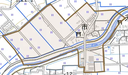 市とその周辺の地図。町の範囲を重ねている