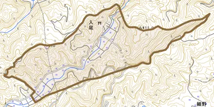 入尾とその周辺の地図。町の範囲を重ねている