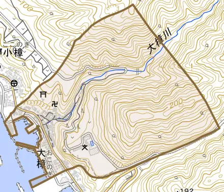 大樟とその周辺の地図。町の範囲を重ねている