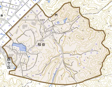 桜谷とその周辺の地図。町の範囲を重ねている