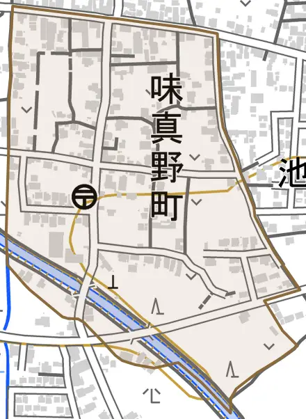 味真野町とその周辺の地図。町の範囲を重ねている