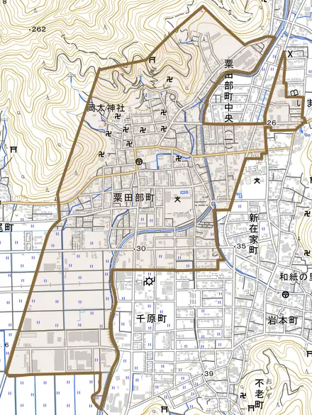 粟田部町とその周辺の地図。町の範囲を重ねている