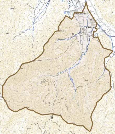 萱谷町とその周辺の地図。町の範囲を重ねている