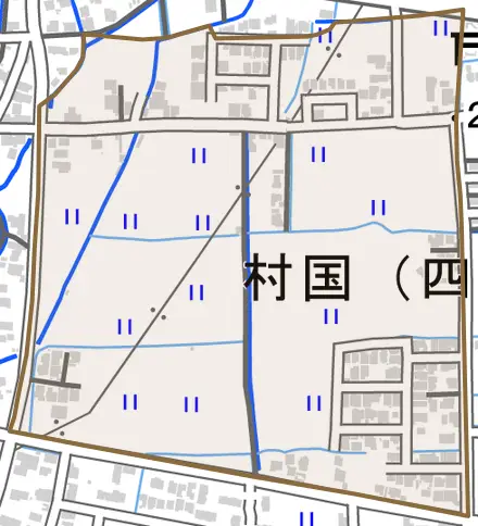 村国四丁目とその周辺の地図。町の範囲を重ねている