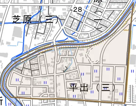 平出三丁目とその周辺の地図。町の範囲を重ねている