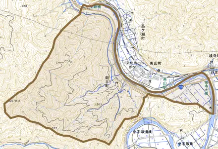 朝谷町とその周辺の地図。町の範囲を重ねている
