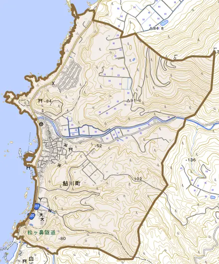 鮎川町とその周辺の地図。町の範囲を重ねている