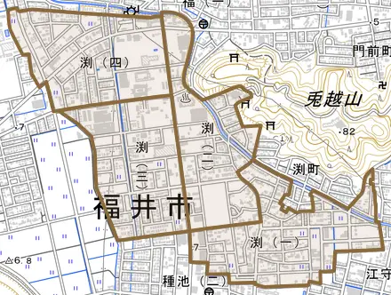 渕とその周辺の地図。町の範囲を重ねている