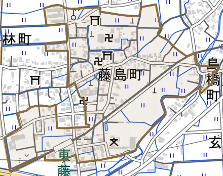 藤島町とその周辺の地図。町の範囲を重ねている
