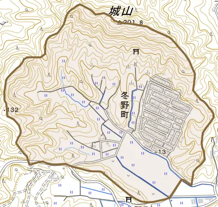 冬野町とその周辺の地図。町の範囲を重ねている