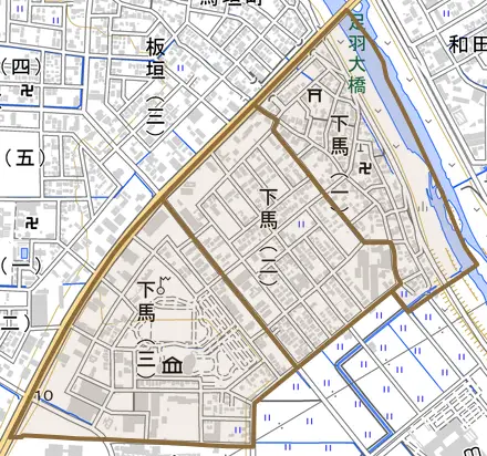 下馬とその周辺の地図。町の範囲を重ねている