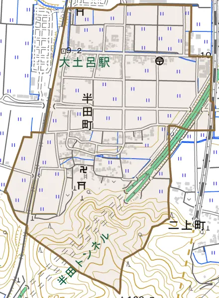 半田町とその周辺の地図。町の範囲を重ねている