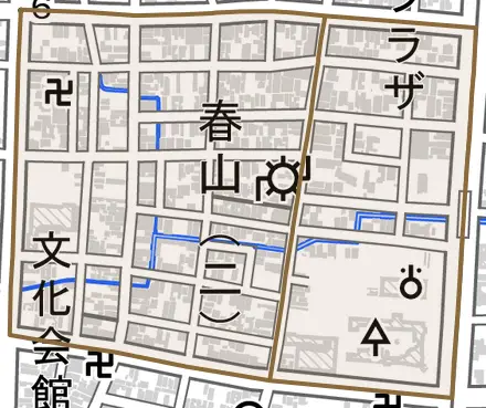 春山とその周辺の地図。町の範囲を重ねている