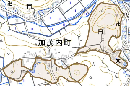 加茂町とその周辺の地図。町の範囲を重ねている