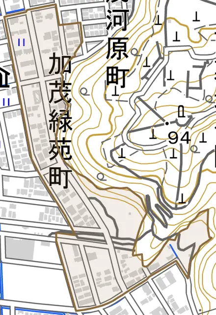 加茂緑苑町とその周辺の地図。町の範囲を重ねている