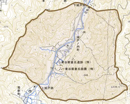 城戸ノ内町とその周辺の地図。町の範囲を重ねている