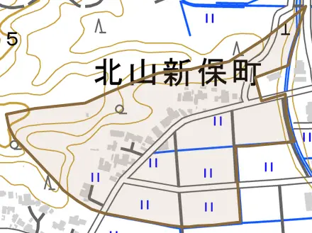 北山新保町とその周辺の地図。町の範囲を重ねている