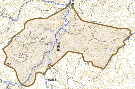 河内町とその周辺の地図。町の範囲を重ねている