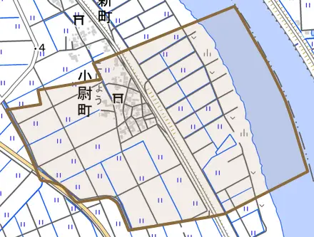 小尉町とその周辺の地図。町の範囲を重ねている