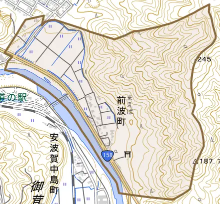 前波町とその周辺の地図。町の範囲を重ねている