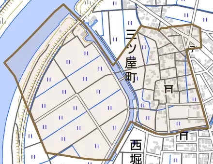 三ツ屋町とその周辺の地図。町の範囲を重ねている