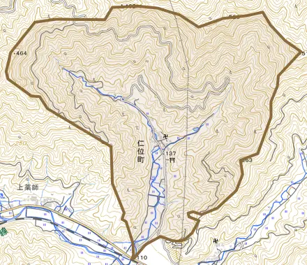 仁位町とその周辺の地図。町の範囲を重ねている