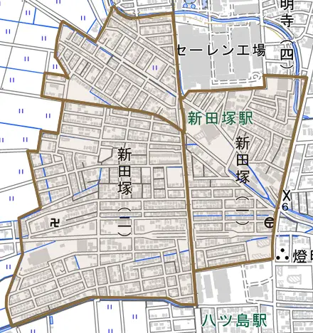 新田塚とその周辺の地図。町の範囲を重ねている