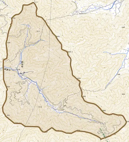 皿谷町とその周辺の地図。町の範囲を重ねている