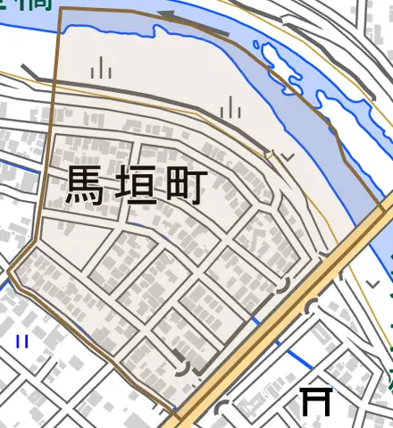 馬垣町とその周辺の地図。町の範囲を重ねている