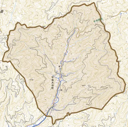 宇坂大谷町とその周辺の地図。町の範囲を重ねている
