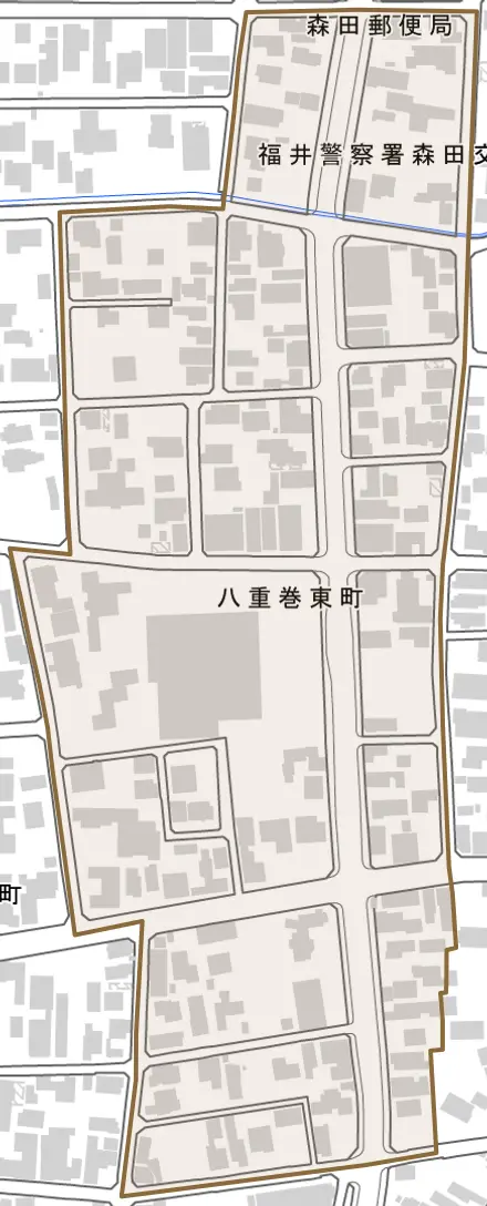 八重巻東町とその周辺の地図。町の範囲を重ねている
