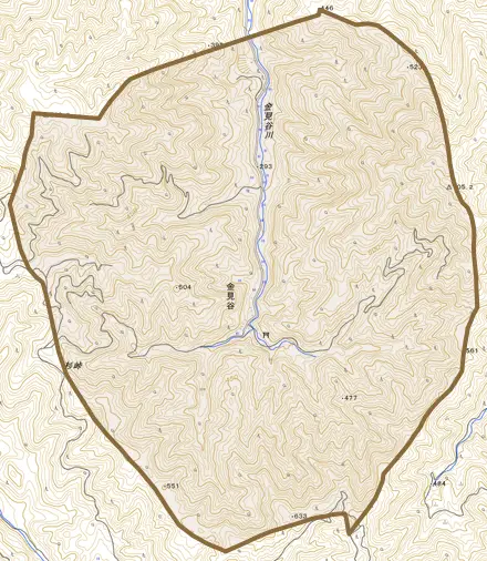金見谷とその周辺の地図。町の範囲を重ねている