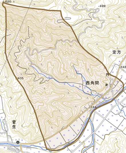 西角間とその周辺の地図。町の範囲を重ねている