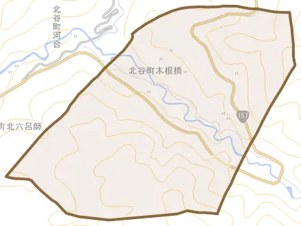 北谷町木根橋とその周辺の地図。町の範囲を重ねている