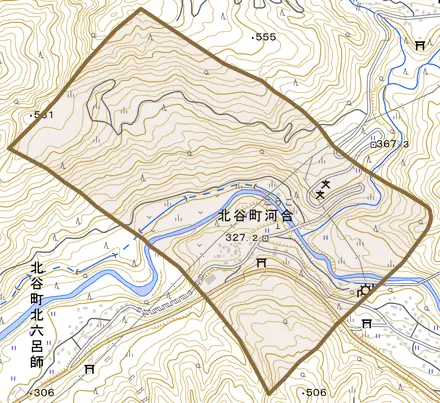 北谷町河合とその周辺の地図。町の範囲を重ねている