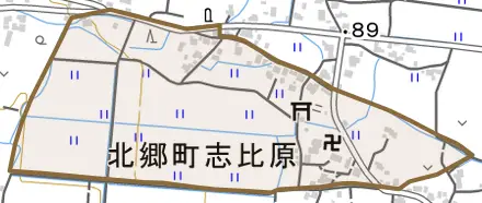 北郷町志比原とその周辺の地図。町の範囲を重ねている