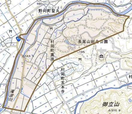 村岡町黒原とその周辺の地図。町の範囲を重ねている