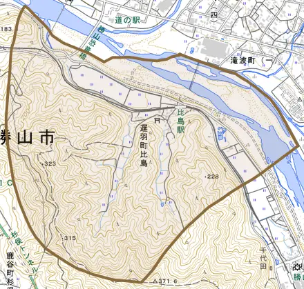 遅羽町比島とその周辺の地図。町の範囲を重ねている