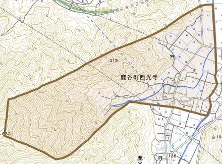 鹿谷町西光寺とその周辺の地図。町の範囲を重ねている