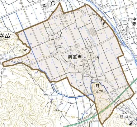 興道寺とその周辺の地図。町の範囲を重ねている
