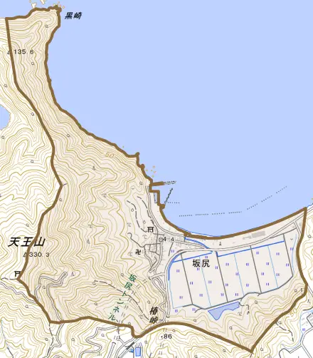 坂尻とその周辺の地図。町の範囲を重ねている
