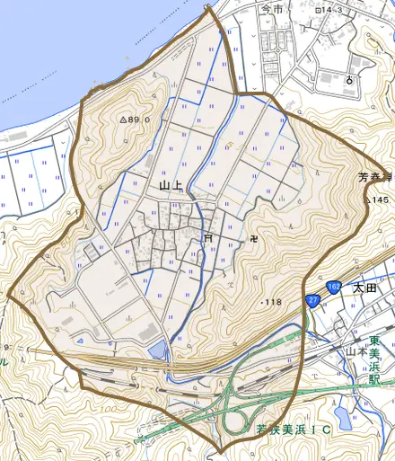 山上とその周辺の地図。町の範囲を重ねている