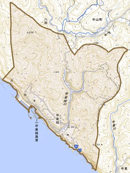甲楽城とその周辺の地図。町の範囲を重ねている